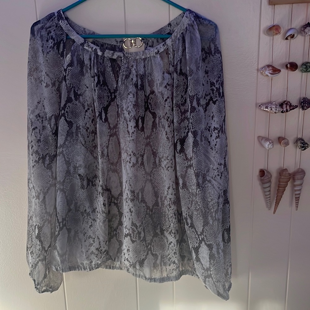 jennifer lopez snake skin blouse
